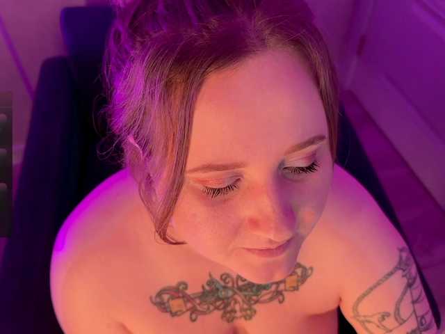  NaomiRey chat room