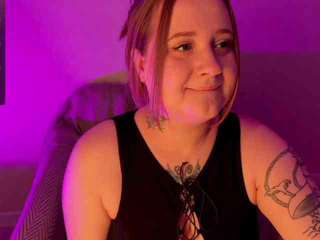 NaomiRey webcam