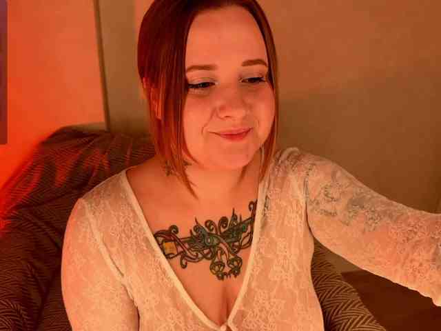 NaomiRey webcam