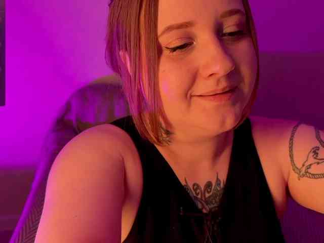 NaomiRey webcam