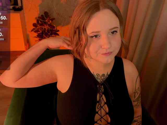 NaomiRey webcam
