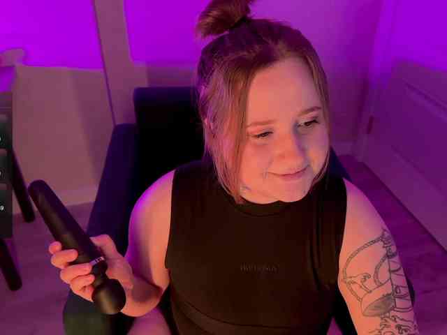 NaomiRey webcam