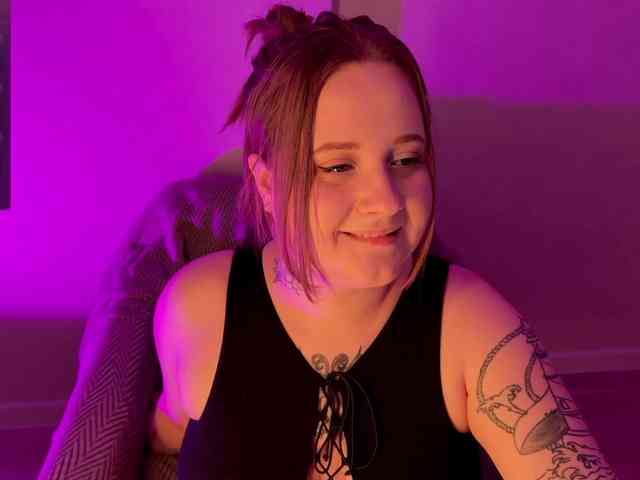 NaomiRey webcam