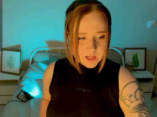 NaomiRey webcam