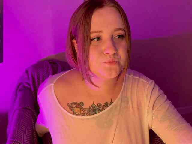 NaomiRey webcam