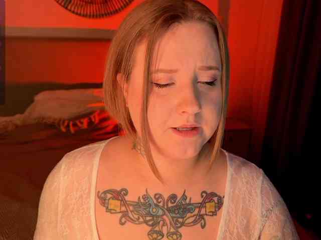 NaomiRey webcam
