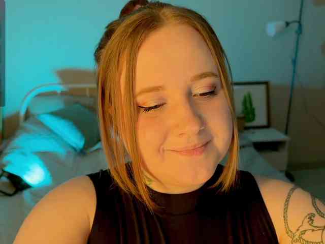 NaomiRey webcam