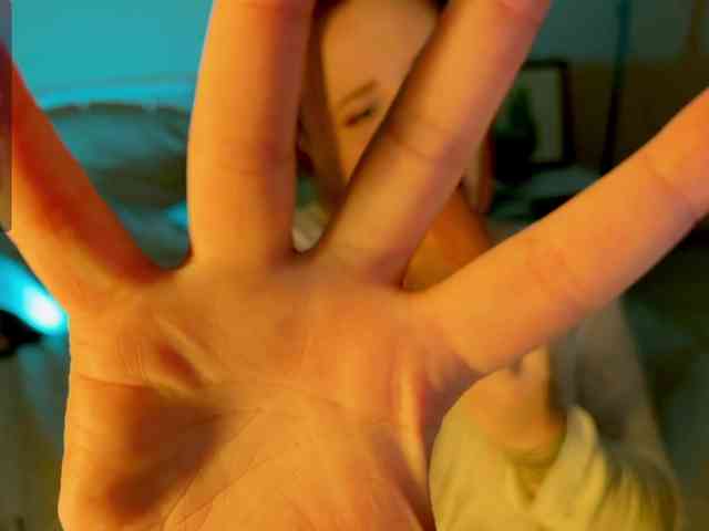 NaomiRey webcam