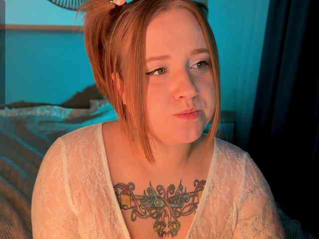 NaomiRey webcam