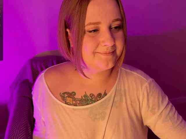 NaomiRey webcam