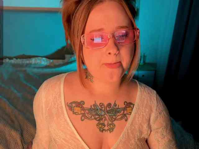 NaomiRey webcam