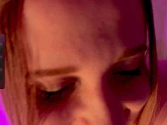 NaomiRey webcam