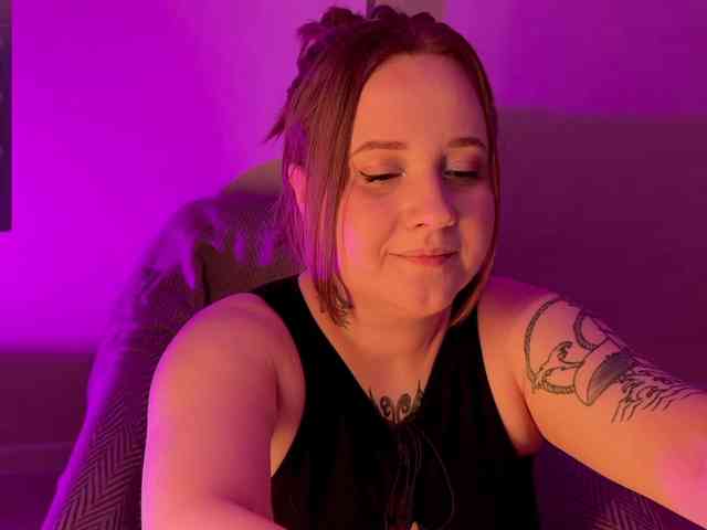 NaomiRey webcam