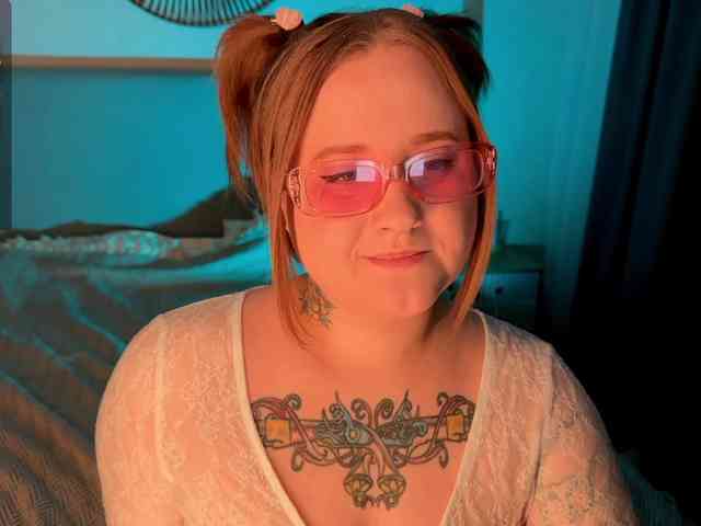 NaomiRey webcam