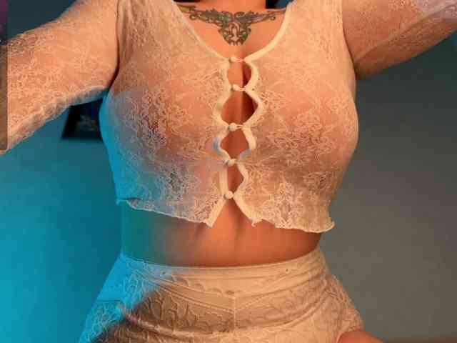 NaomiRey webcam