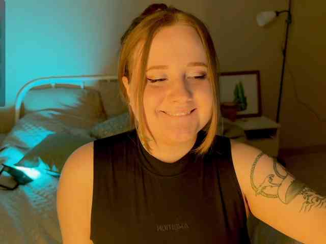 NaomiRey webcam
