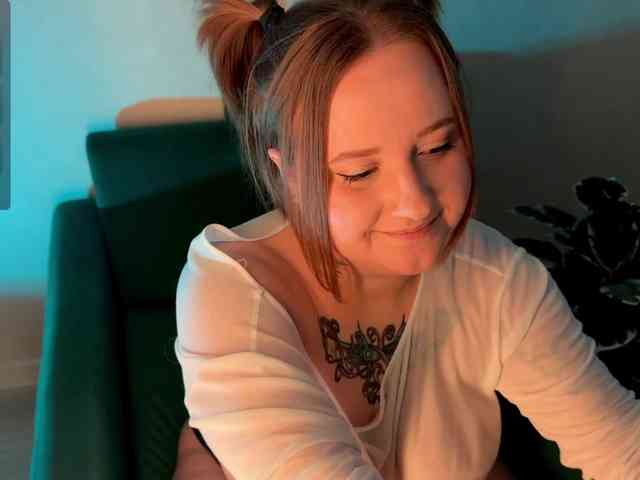 NaomiRey webcam