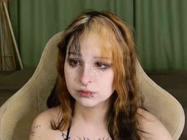 EricaMoon webcam