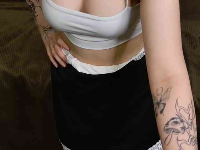 EricaMoon webcam