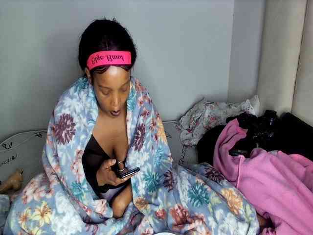 Sweetheartcocomwllow webcam