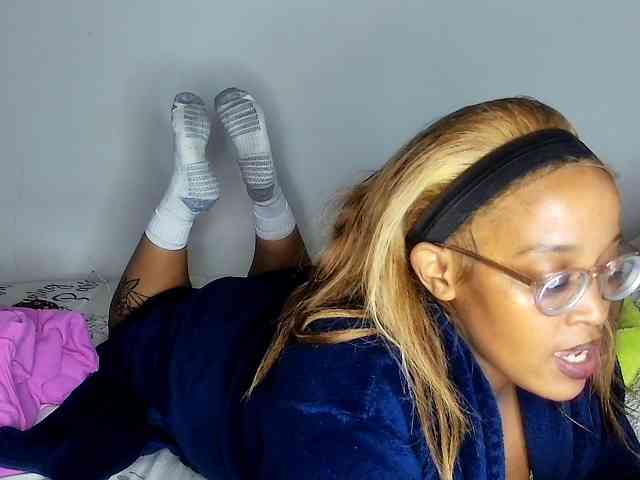 Sweetheartcocomwllow webcam
