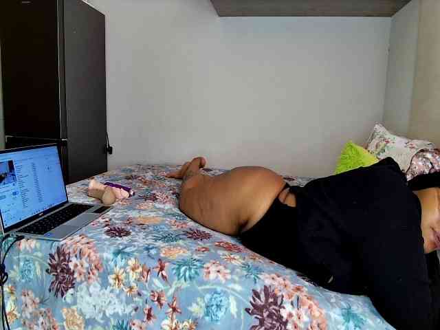 Sweetheartcocomwllow webcam