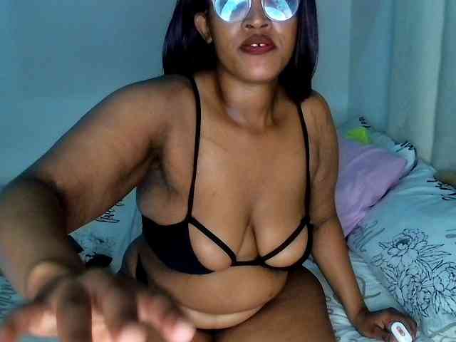 Sweetheartcocomwllow webcam
