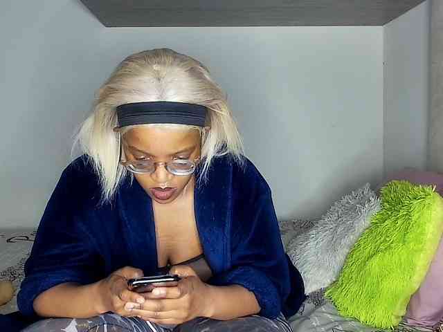 Sweetheartcocomwllow webcam