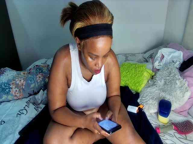 Sweetheartcocomwllow webcam