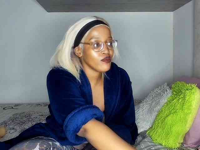 Sweetheartcocomwllow webcam