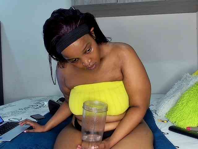 Sweetheartcocomwllow webcam