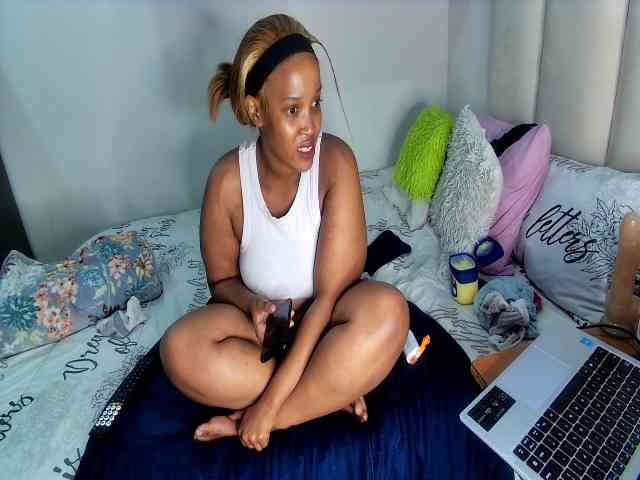 Sweetheartcocomwllow webcam