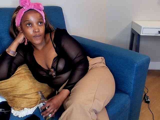 Sweetheartcocomwllow webcam
