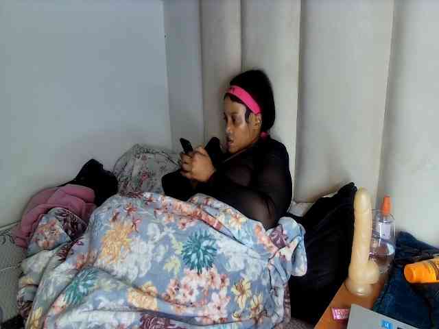 Sweetheartcocomwllow webcam