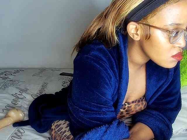 Sweetheartcocomwllow webcam