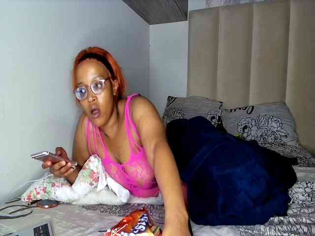 Sweetheartcocomwllow webcam
