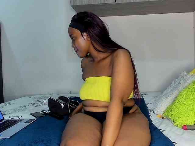 Sweetheartcocomwllow webcam