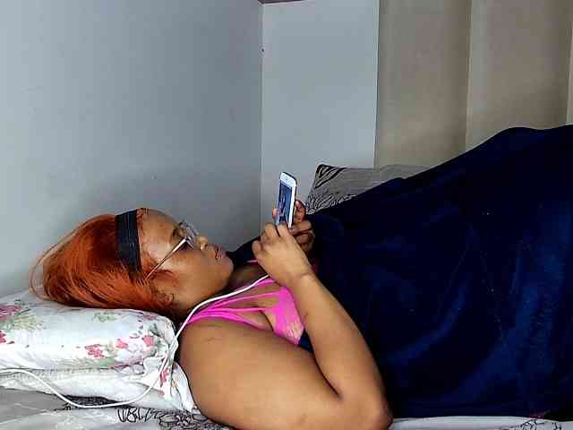 Sweetheartcocomwllow webcam