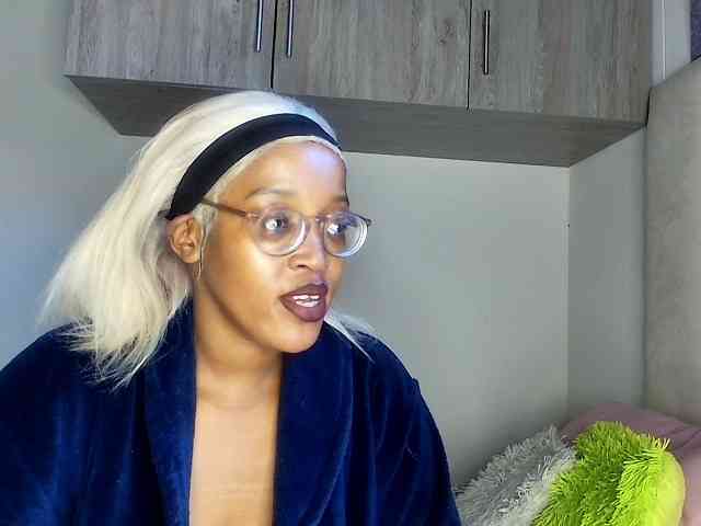 Sweetheartcocomwllow webcam