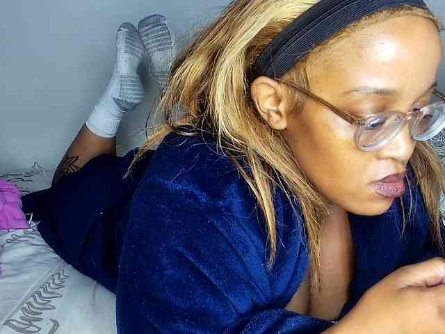 Sweetheartcocomwllow webcam