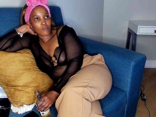 Sweetheartcocomwllow webcam
