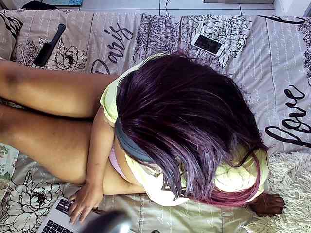 Sweetheartcocomwllow webcam
