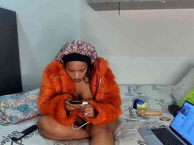 Sweetheartcocomwllow webcam