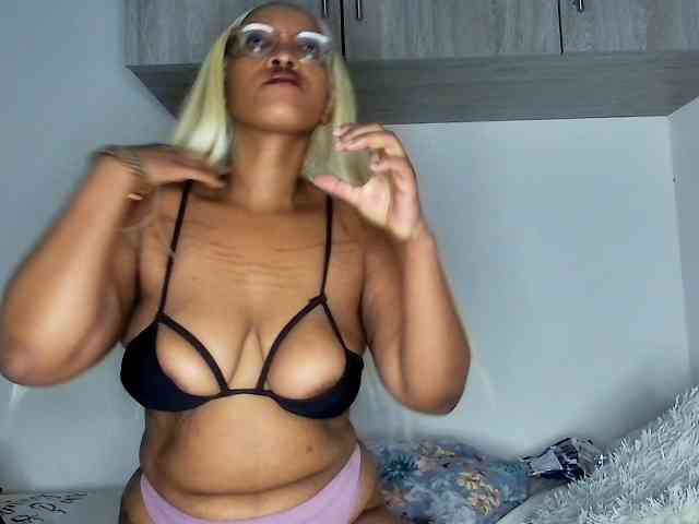 Sweetheartcocomwllow webcam