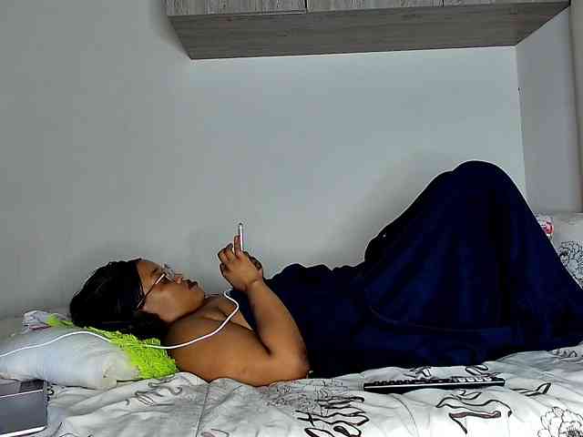 Sweetheartcocomwllow webcam