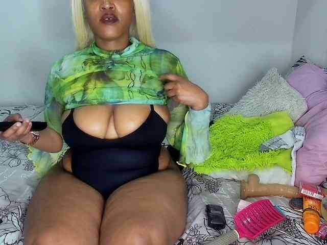 Sweetheartcocomwllow webcam