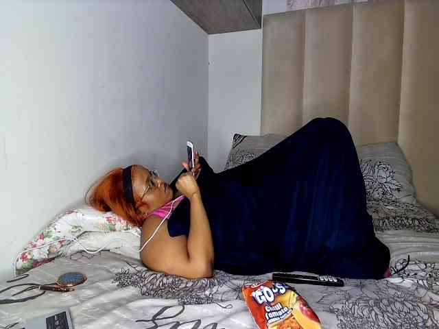 Sweetheartcocomwllow webcam