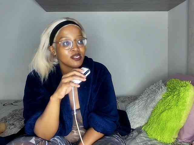 Sweetheartcocomwllow webcam