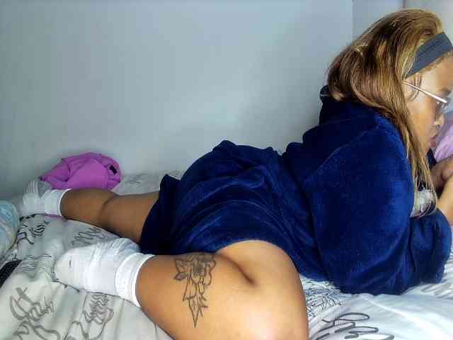 Sweetheartcocomwllow webcam