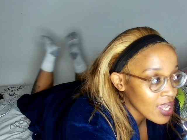 Sweetheartcocomwllow webcam